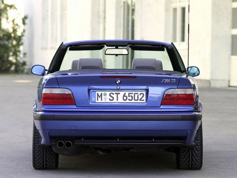 BMW M3 II (E36)، قابلة للتحويل — منظر خلفي