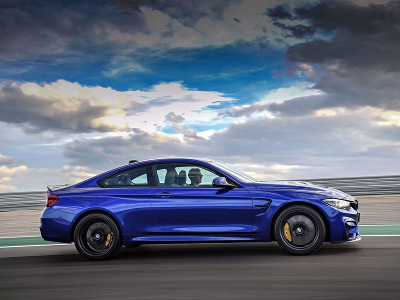 BMW M4 عملية فيس ليفت F82/F83، كوبيه — منظر من الجانب الأيسر