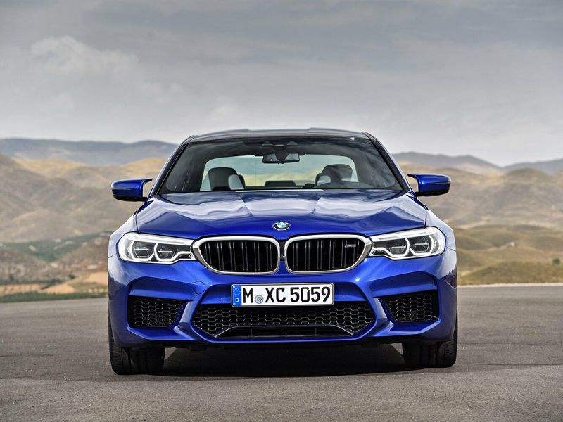 BMW M5 السادس (F90)، سيدان — منظر أمامي