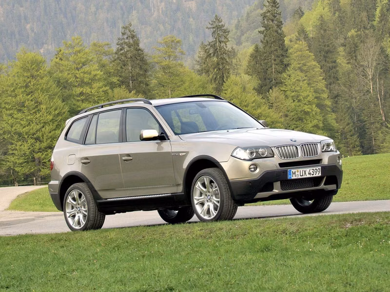 BMW X3 I (E83) فيس ليفت، دفع رباعي 5 أبواب — منظر أمامي أيمن