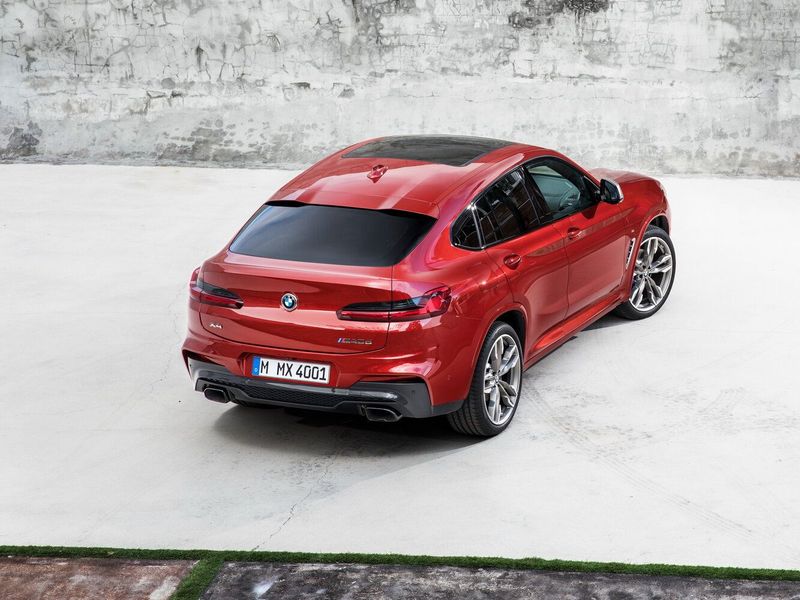 BMW X4 II (G02), Внедорожник 5 дв. — вид сзади справа