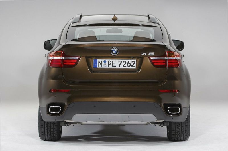 BMW X6 I (E71) فيس ليفت، دفع رباعي 5 أبواب — منظر خلفي