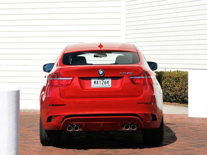 BMW X6 M ط (E71)، دفع رباعي 5 أبواب — منظر خلفي