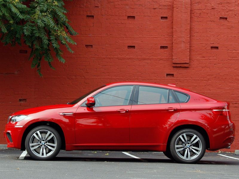 BMW X6 M ط (E71)، دفع رباعي 5 أبواب — منظر من الجانب الأيسر
