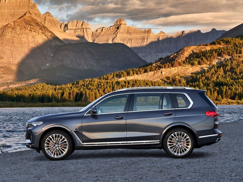BMW X7 I (G07), Внедорожник 5 дв. — вид слева