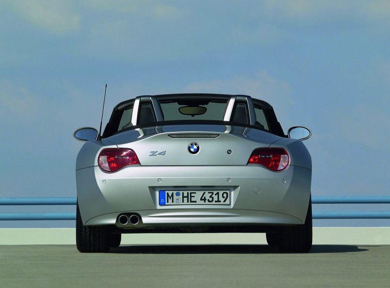 BMW Z4 I (E85/E86) عملية فيس ليفت I (E85/E86)، رودستر — منظر خلفي