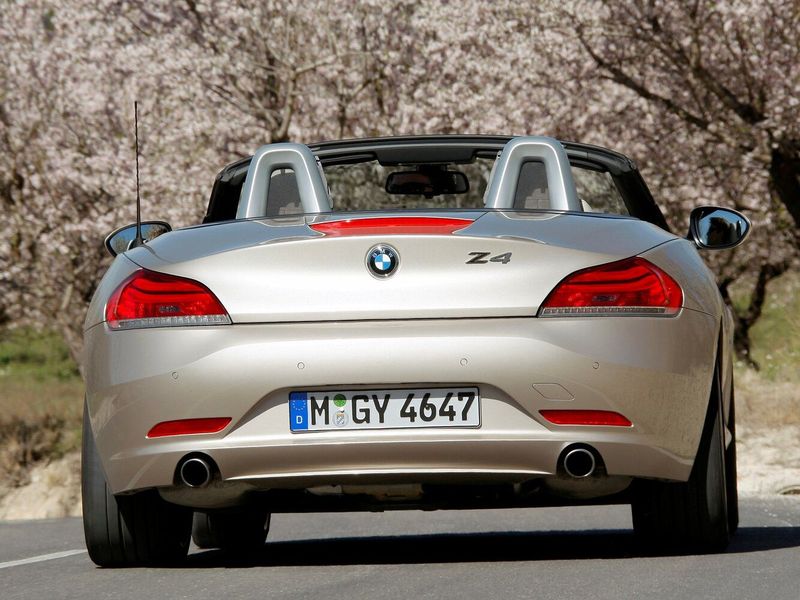 BMW Z4 II (E89)، رودستر — منظر خلفي