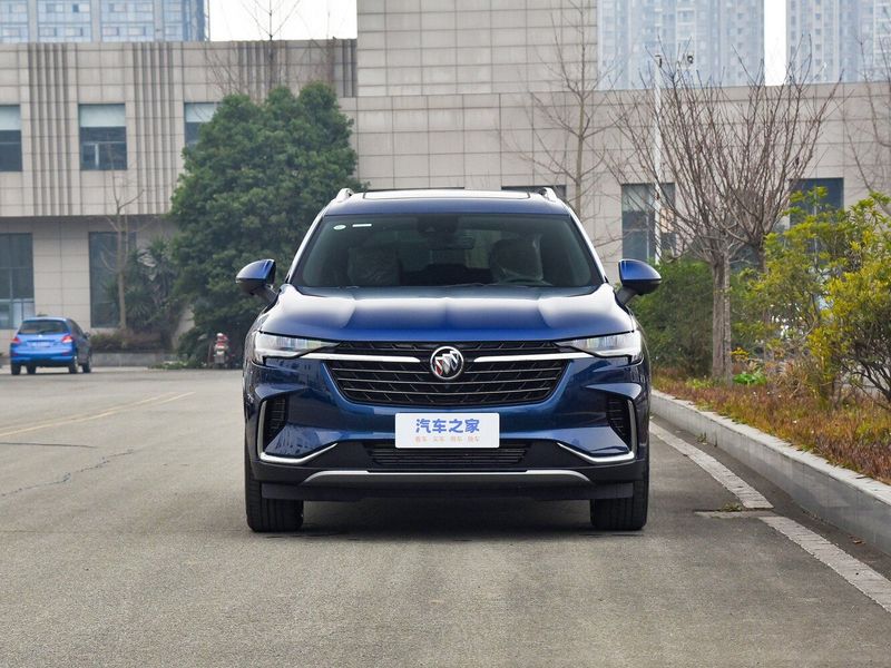 Buick Envision ثانياً، دفع رباعي 5 أبواب Plus — منظر أمامي
