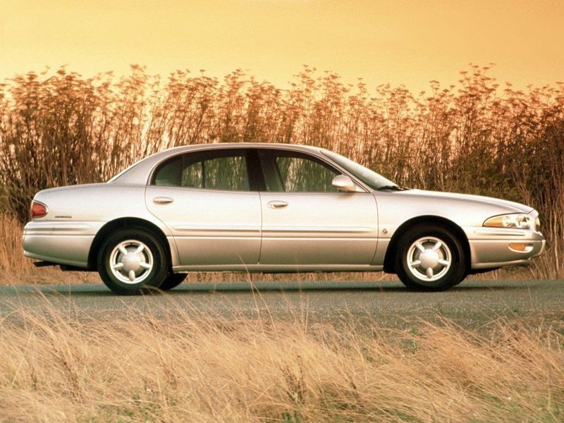 Buick LeSabre ثامناً، سيدان — منظر من الجانب الأيسر
