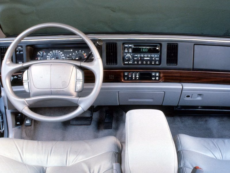 Buick LeSabre سابعاً، سيدان — لوحة القيادة