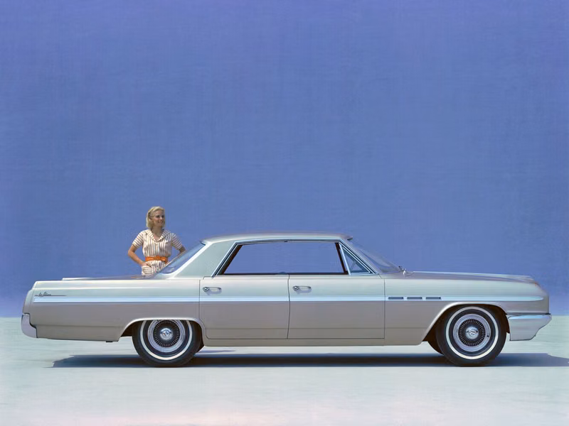 Buick LeSabre II, Седан-хардтоп — вид справа