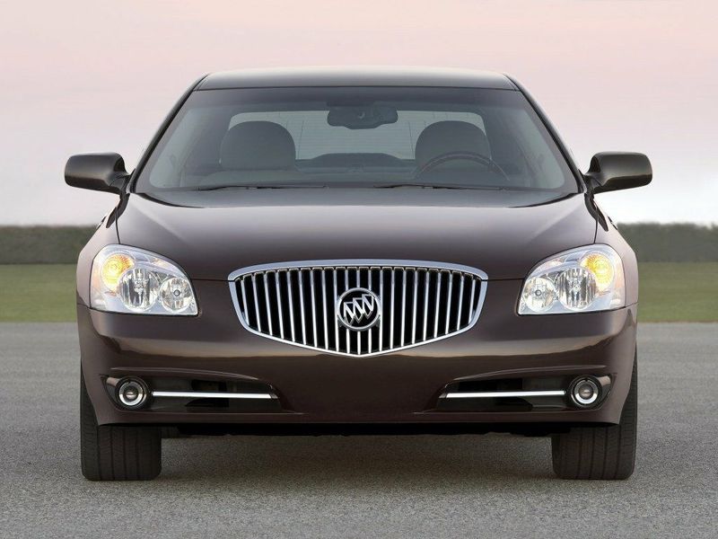 Buick Lucerne أنا فيس ليفت، سيدان — منظر أمامي