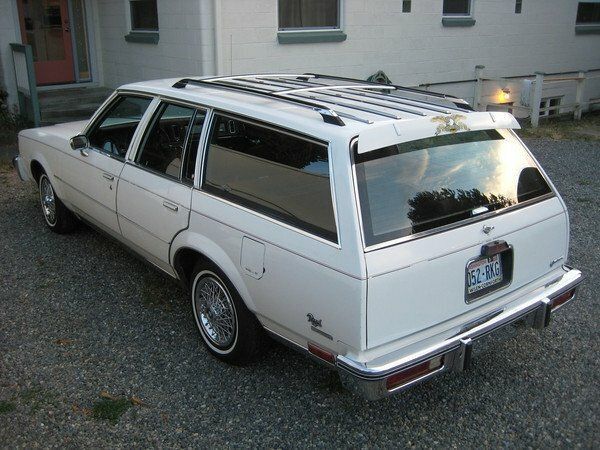 Buick Regal II, Универсал 5 дв. — вид сзади слева