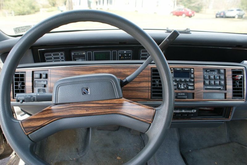 Buick Regal III, Купе — передняя панель