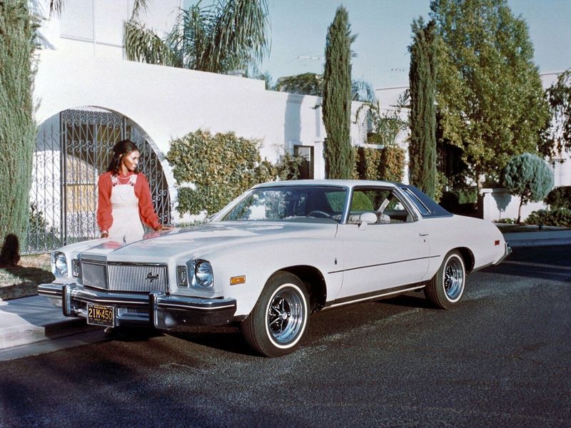 Buick Regal I, Купе — вид спереди слева