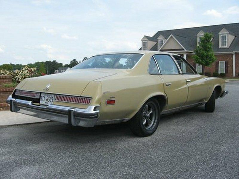 Buick Regal I, Седан — вид сзади справа