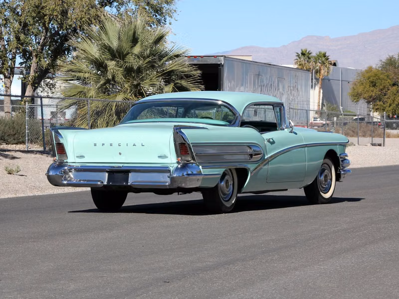 Buick Special II Рестайлинг 3, Купе-Хардтоп — вид сзади в три четверти