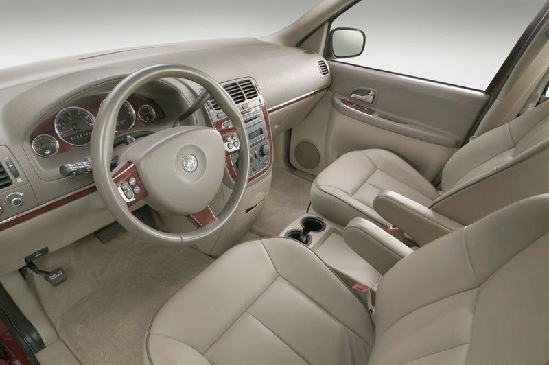 Buick Terraza, Минивэн — место водителя