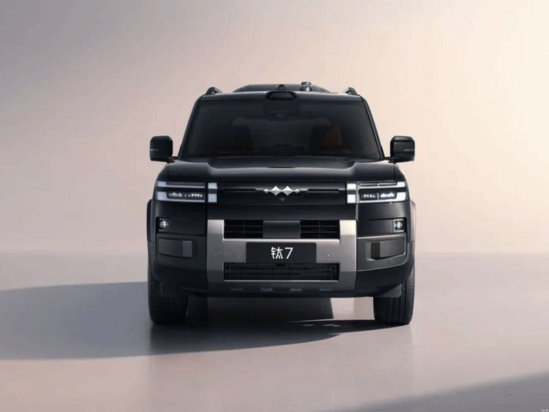 BYD FangChengBao Leopard Titanium 7, Внедорожник 5 дв. — вид спереди