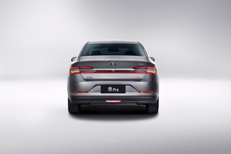 BYD Qin ثانياً، سيدان Pro — منظر خلفي