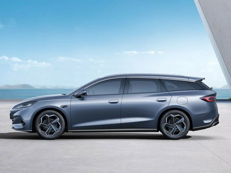 BYD Seal 06، واجون 5 أبواب Dm-I Travel Edition — منظر من الجانب الأيسر