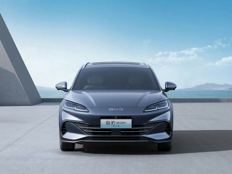 BYD Seal 06، واجون 5 أبواب Dm-I Travel Edition — منظر أمامي