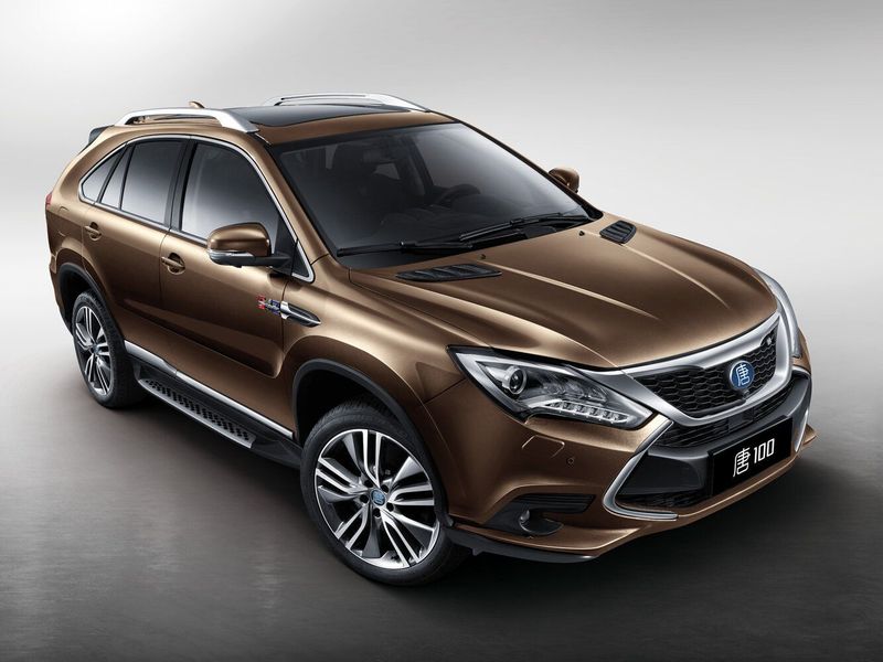 BYD Tang I، دفع رباعي 5 أبواب — منظر أمامي بزاوية ثلاثة أرباع