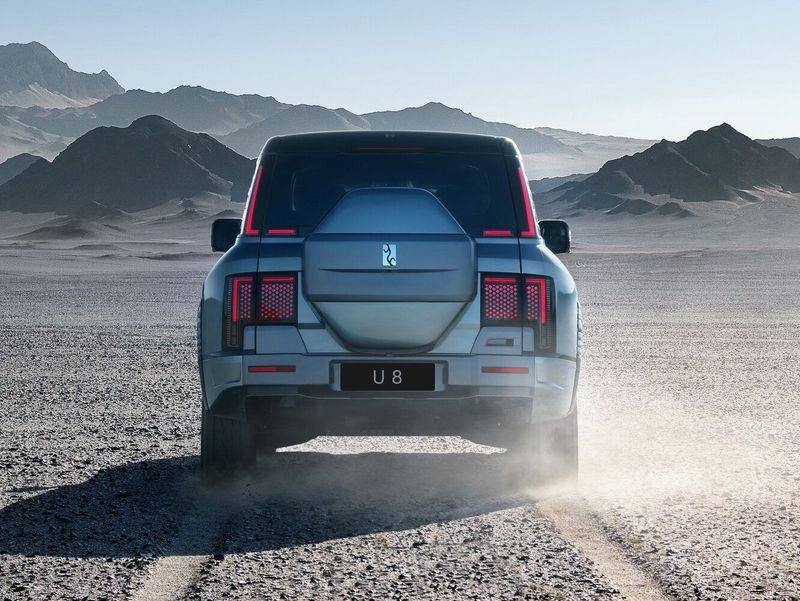 BYD Yangwang U8، دفع رباعي 5 أبواب — منظر خلفي
