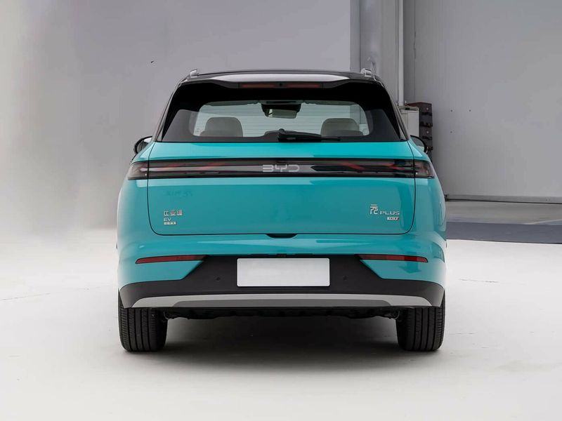 BYD Yuan Plus II، دفع رباعي 5 أبواب — منظر خلفي