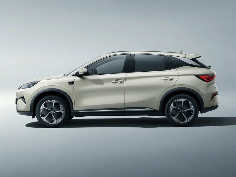 BYD Yuan Plus I Рестайлинг, Внедорожник 5 дв. — вид слева