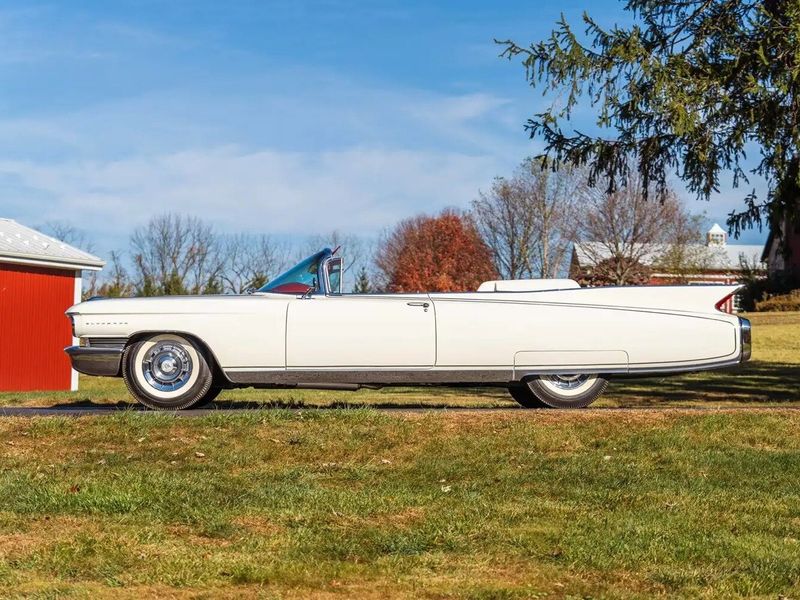 Cadillac Eldorado IV Рестайлинг, Кабриолет Biarritz — общий вид автомобиля