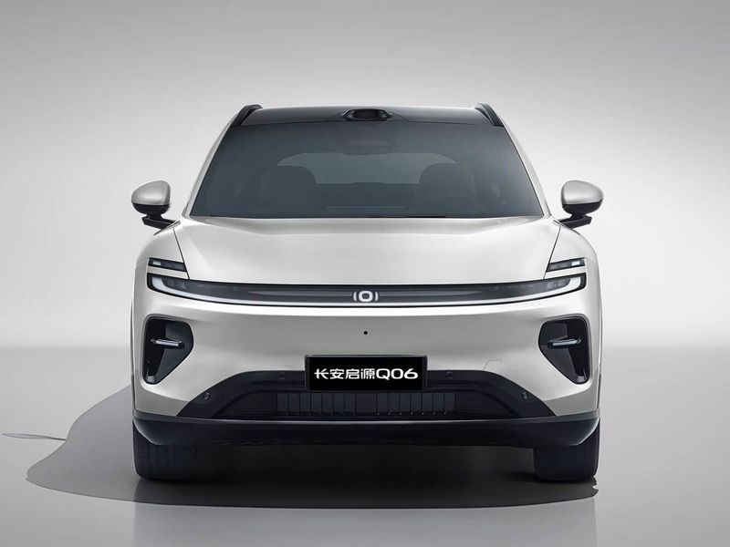 Changan Qiyuan Q06, Внедорожник 5 дв. — вид спереди