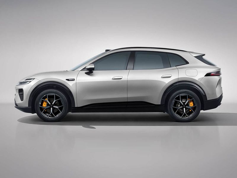 Changan Qiyuan Q06, Внедорожник 5 дв. — вид слева