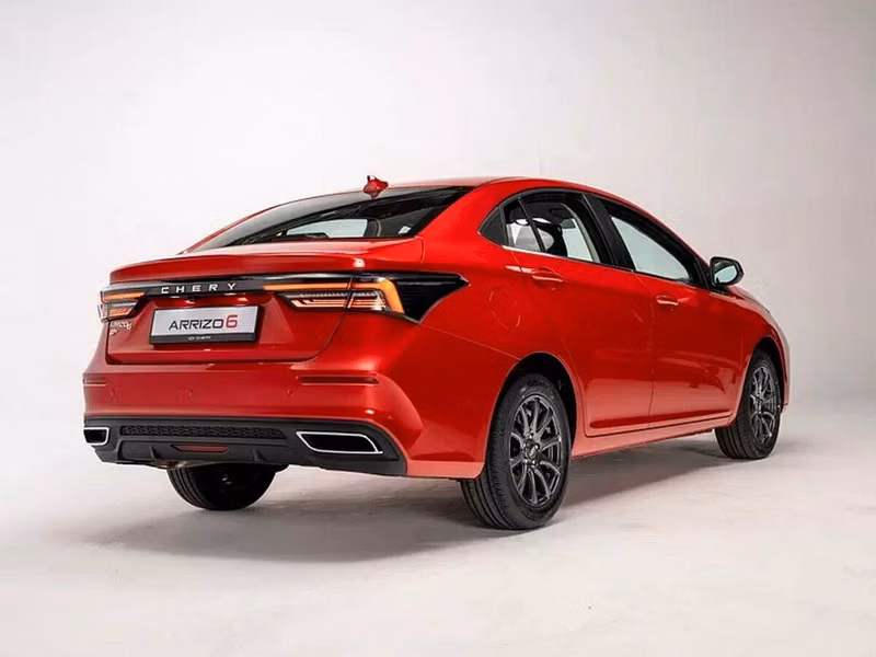 Chery Arrizo 6 I، سيدان — منظر خلفي بزاوية ثلاثة أرباع