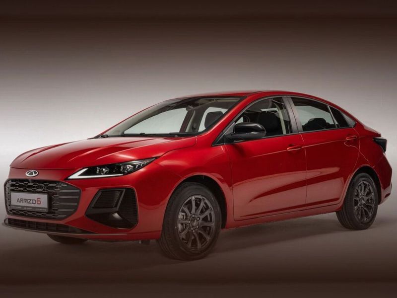 Chery Arrizo 6 I، سيدان — منظر أمامي بزاوية ثلاثة أرباع