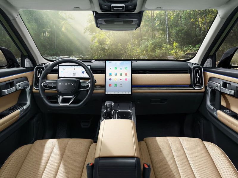 Chery Explore 06، دفع رباعي 5 أبواب — منطقة السائق