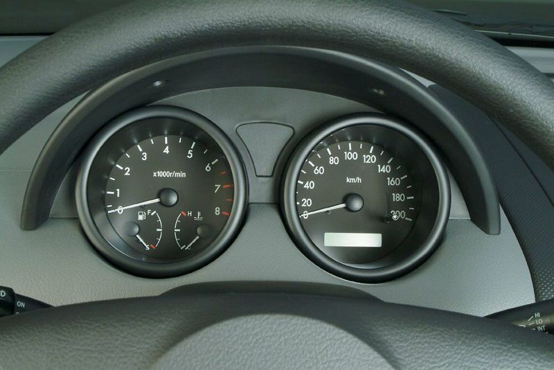 Chevrolet Aveo I، سيدان — لوحة العدادات