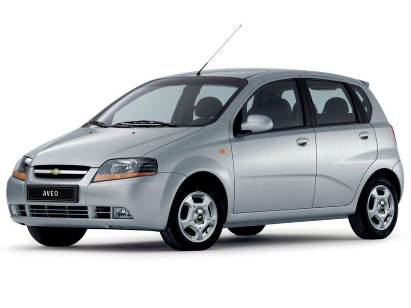 Chevrolet Aveo I، هاتشباك 5 أبواب — منظر أمامي أيمن