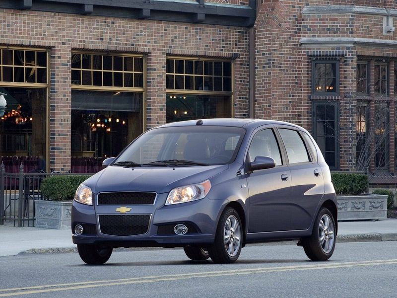 Chevrolet Aveo أنا فيس ليفت، هاتشباك 5 أبواب — منظر أمامي أيمن