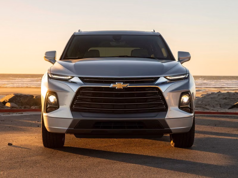 Chevrolet Blazer ثالثاً، دفع رباعي 5 أبواب — منظر أمامي