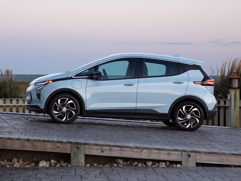 Chevrolet Bolt I Рестайлинг, Хэтчбек 5 дв. — вид слева