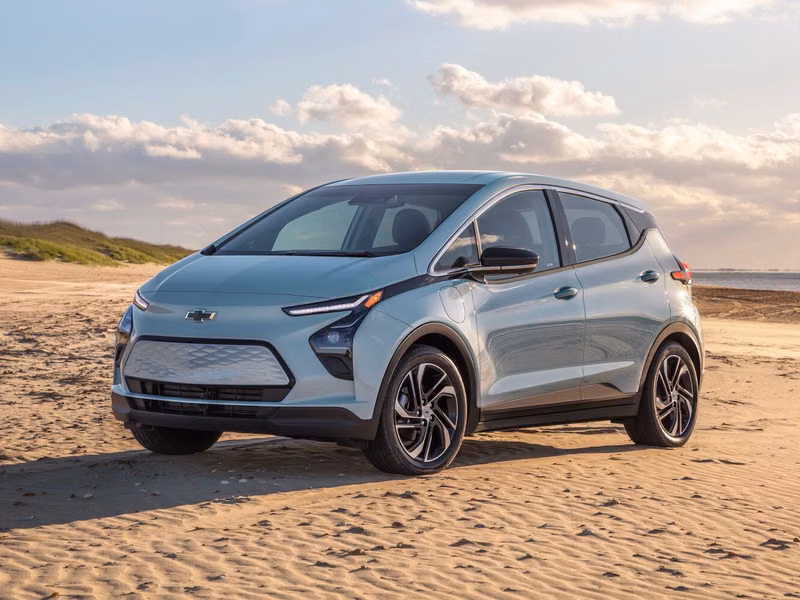 Chevrolet Bolt I Рестайлинг, Хэтчбек 5 дв. — вид спереди слева