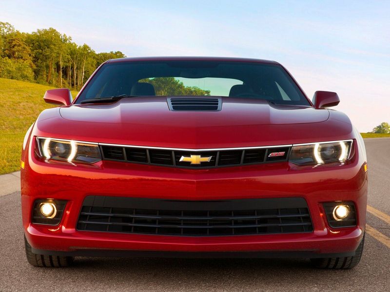 Chevrolet Camaro فيس ليفت V، كوبيه — منظر أمامي