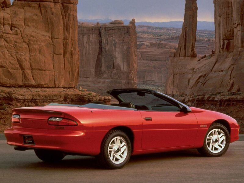 Chevrolet Camaro IV, Кабриолет — вид сзади слева