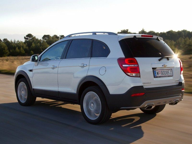 Chevrolet Captiva أنا فيس ليفت 2، دفع رباعي 5 أبواب — منظر خلفي أيمن