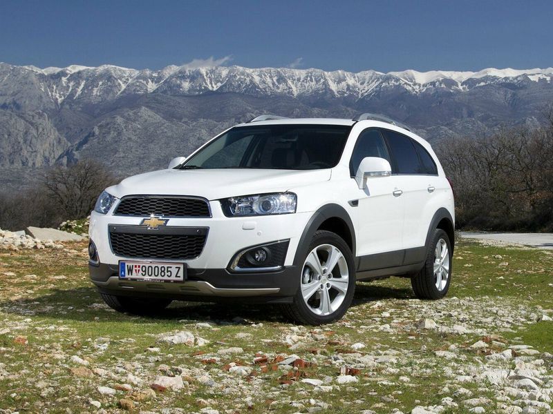 Chevrolet Captiva أنا فيس ليفت 2، دفع رباعي 5 أبواب — منظر أمامي أيمن