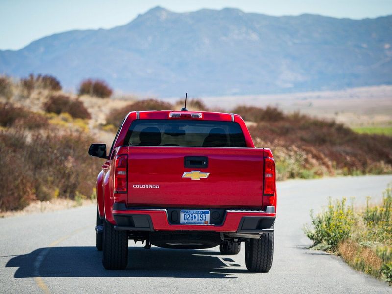Chevrolet Colorado II, Пикап двойная кабина Crew Cab — вид сзади
