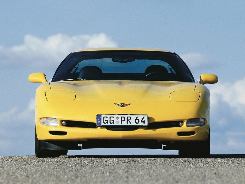 Chevrolet Corvette C5، كوبيه — منظر أمامي