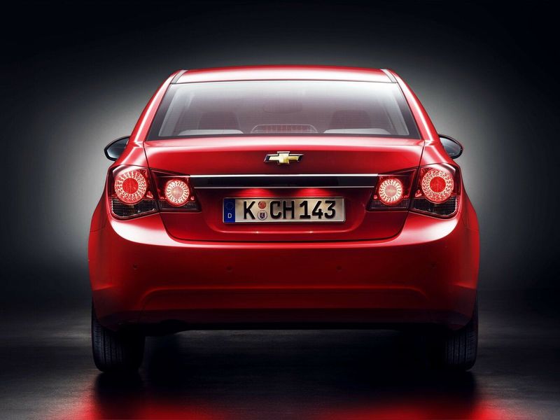 Chevrolet Cruze I، سيدان — منظر خلفي