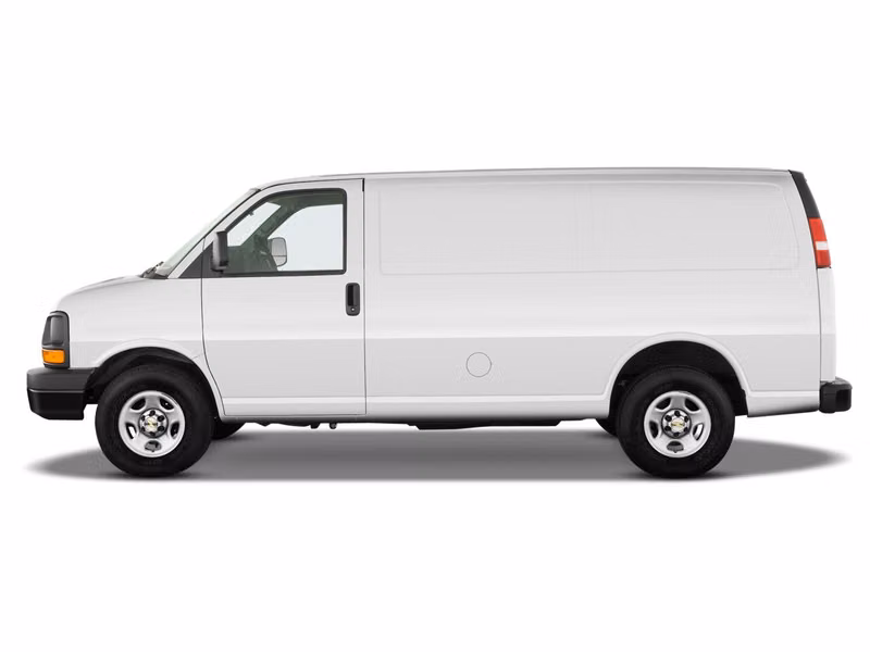 Chevrolet Express ثانياً، فان — منظر من الجانب الأيسر